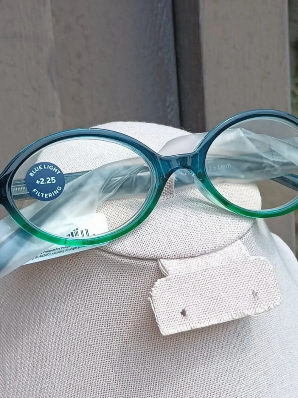 Reading Glasses by Peepers (Filly), +2.25 strength, teal/green ombre color, NWT